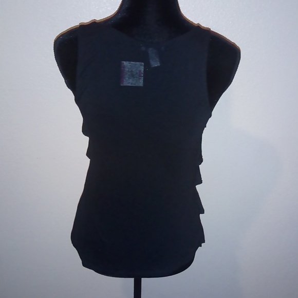 🆕 Black ruffles tank top - Picture 4 of 5